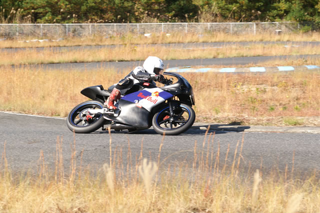 vr069.jpg [JPEG摜 640 dot X  426 dot]
